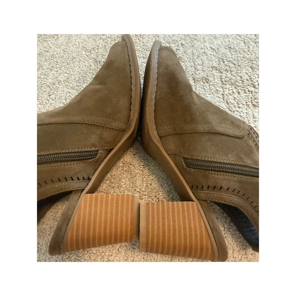 Madeline Womens Size 7 Olive Taupe Faux Suede Peep Toe Block Heel Bootie Sandals
